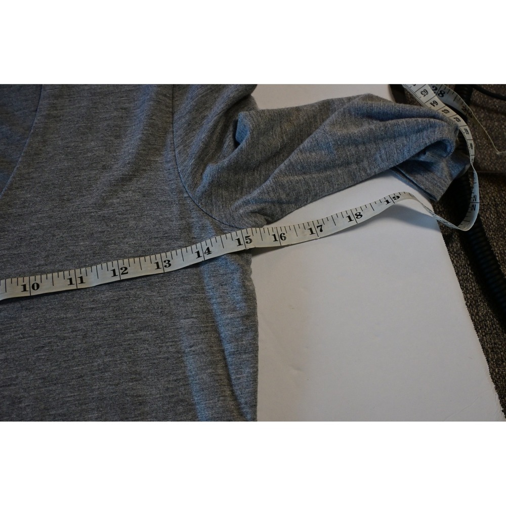 Grace V-Neck Top - Picture 6 of 7